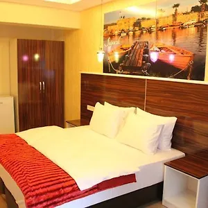 Otel Lucid, İzmir
